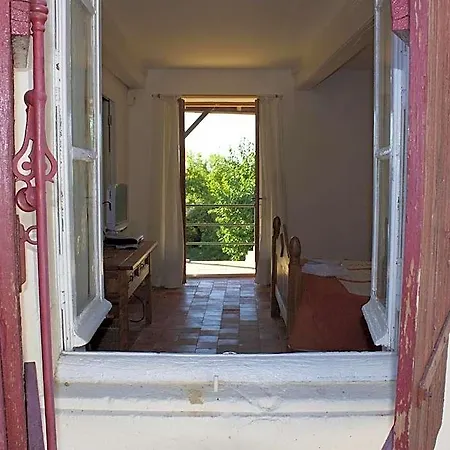 Ancienne Ecole Bed & Breakfast Cazaux-Villecomtal