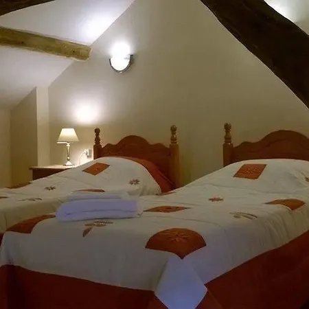 ベッド・アンド・ブレックファスト Ancienne Ecole Cazaux-Villecomtal